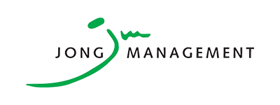 Jong Management logo met groen in zwarte letters met een transparante achtergrond